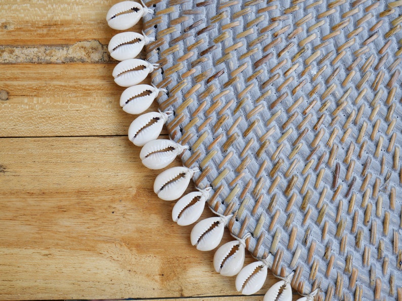 COWRIE SHELLS PLACEMAT