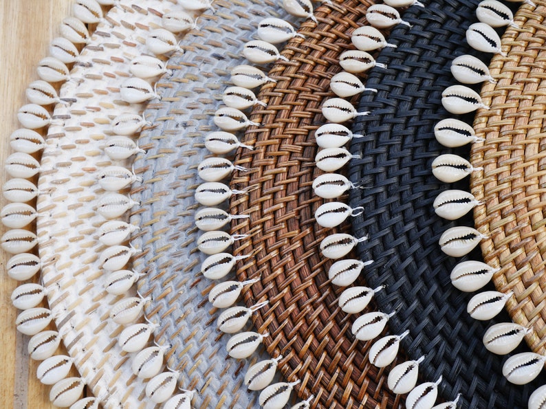 COWRIE SHELLS PLACEMAT